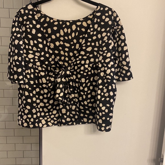 Loft spotted top with open back and tie - Picture 2 of 4